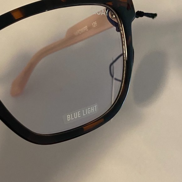 Quay Hardwire Cat Eye Blue Light Screen Glasses - Picture 5 of 14